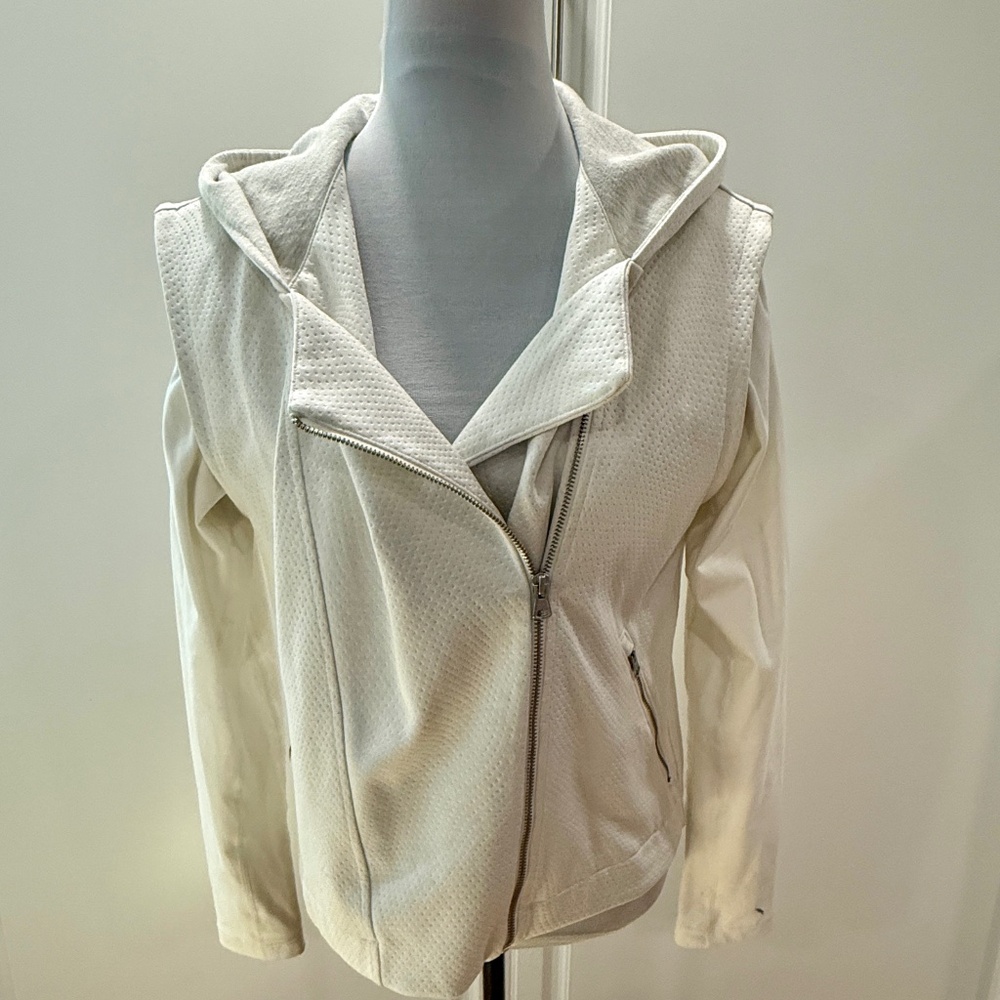 New Balance Quilted Full Zip Jacket Women’sCream Off-White Athleisure